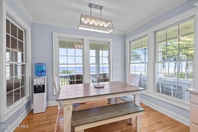 522 Sandy Point Drive, Beaufort, NC 28516