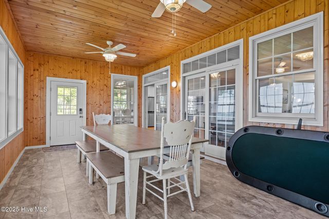 522 Sandy Point Drive, Beaufort, NC 28516