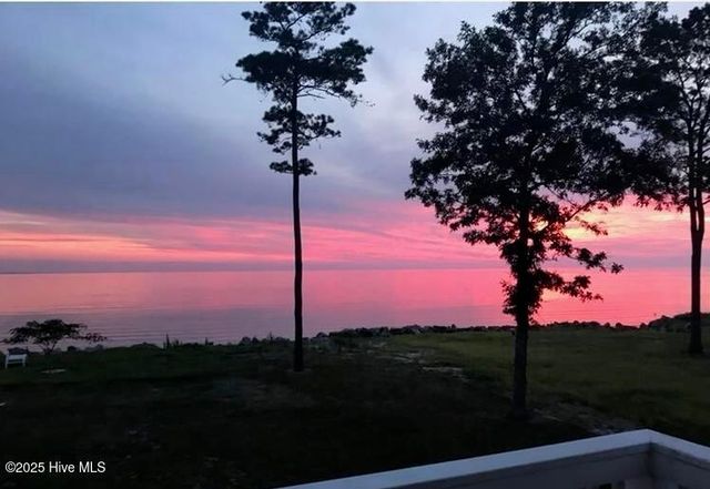 522 Sandy Point Drive, Beaufort, NC 28516