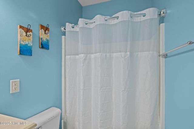 522 Sandy Point Drive, Beaufort, NC 28516