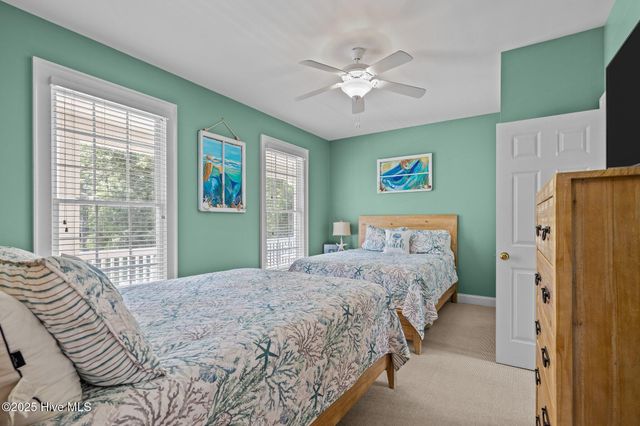 522 Sandy Point Drive, Beaufort, NC 28516