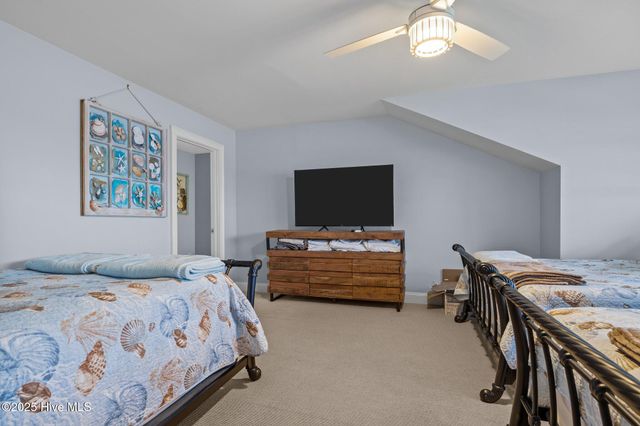 522 Sandy Point Drive, Beaufort, NC 28516