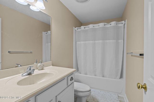 522 Sandy Point Drive, Beaufort, NC 28516