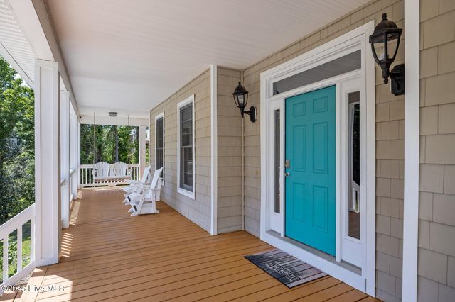 522 Sandy Point Drive, Beaufort, NC 28516