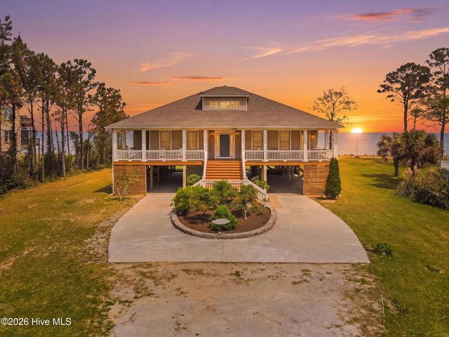 522 Sandy Point Drive, Beaufort, NC 28516
