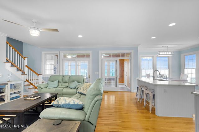 522 Sandy Point Drive, Beaufort, NC 28516