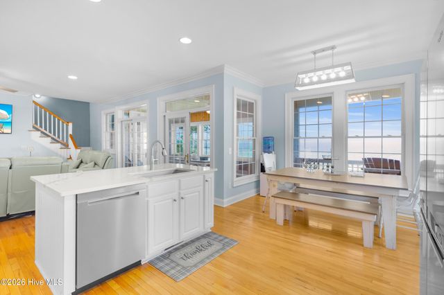 522 Sandy Point Drive, Beaufort, NC 28516