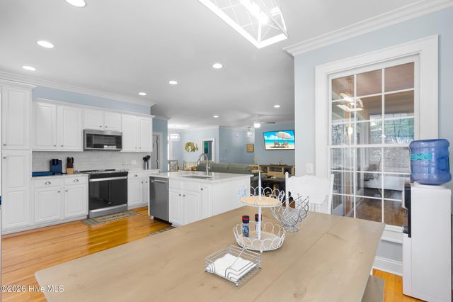 522 Sandy Point Drive, Beaufort, NC 28516