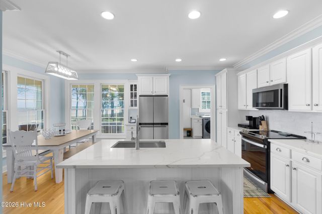 522 Sandy Point Drive, Beaufort, NC 28516