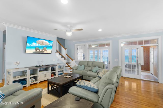 522 Sandy Point Drive, Beaufort, NC 28516