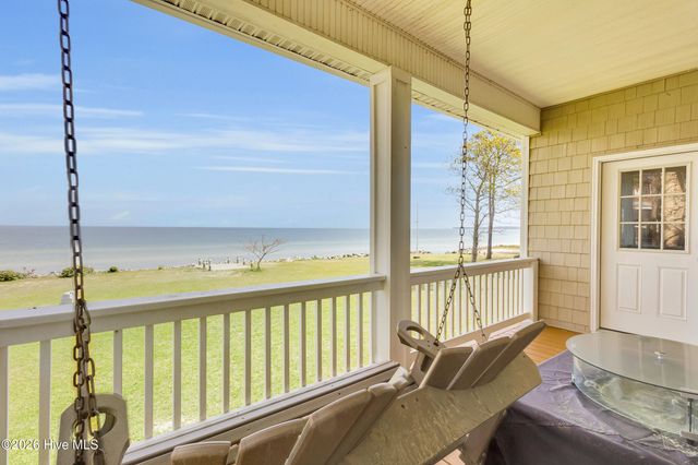 522 Sandy Point Drive, Beaufort, NC 28516