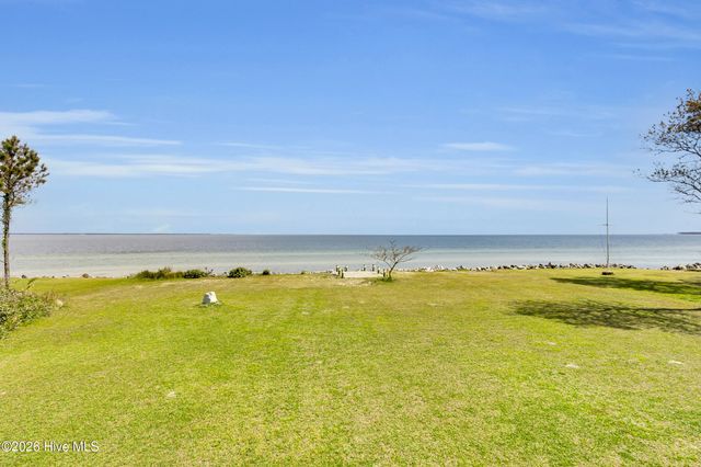 522 Sandy Point Drive, Beaufort, NC 28516