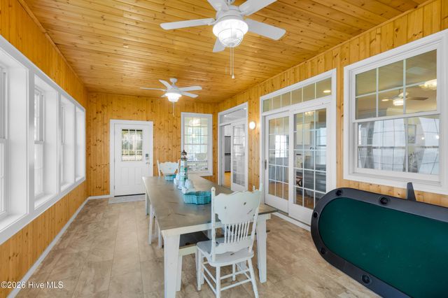 522 Sandy Point Drive, Beaufort, NC 28516