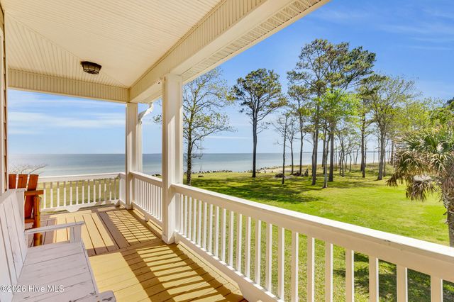 522 Sandy Point Drive, Beaufort, NC 28516