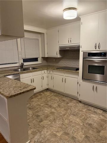 498 Ridge Avenue SW, Mableton, GA 30126
