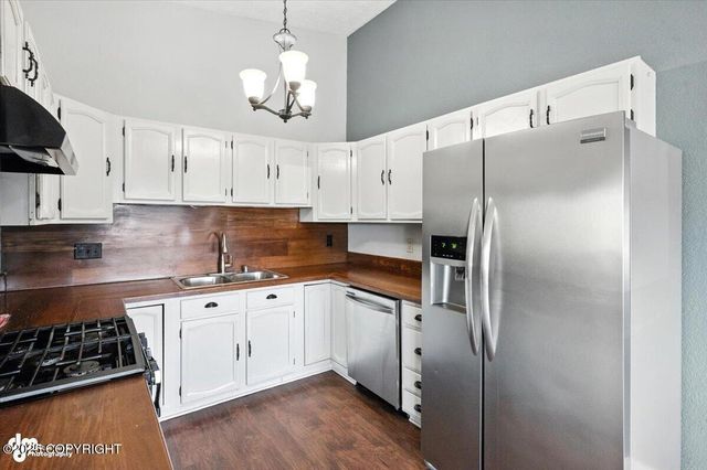 18723 N Lowrie Loop, Eagle River, AK 99577