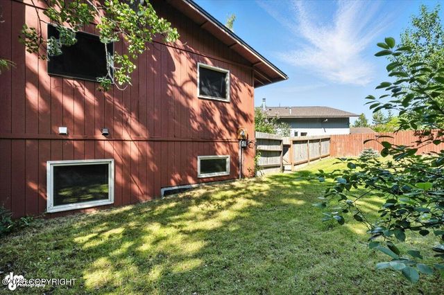 18723 N Lowrie Loop, Eagle River, AK 99577