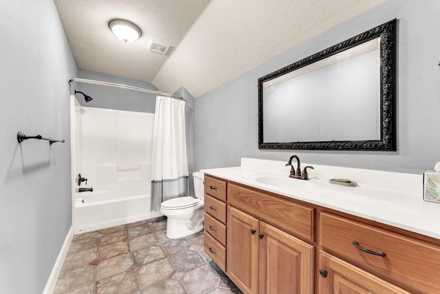 627 N Rockingham Avenue, Nixa, MO 65714