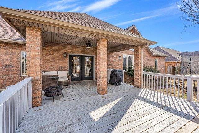 627 N Rockingham Avenue, Nixa, MO 65714