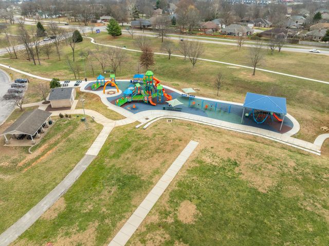 627 N Rockingham Avenue, Nixa, MO 65714