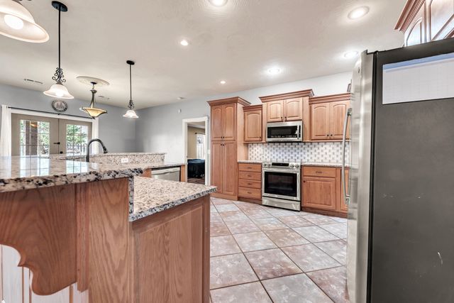 627 N Rockingham Avenue, Nixa, MO 65714