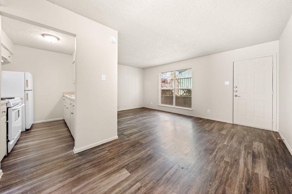 2314 Parker LN 6, Austin, TX 78741