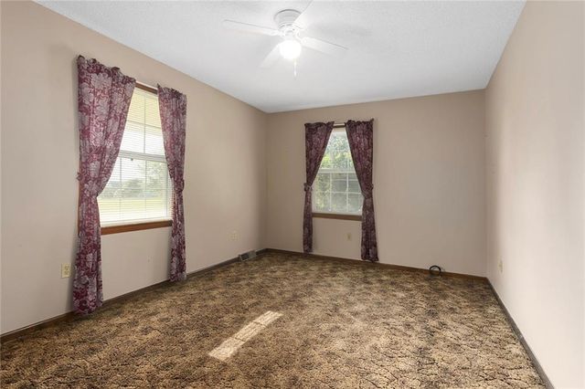 16008 NE 176th Street, Holt, MO 64048