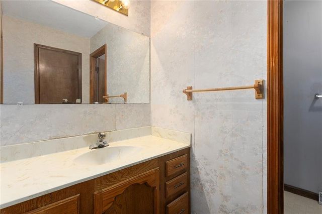 16008 NE 176th Street, Holt, MO 64048
