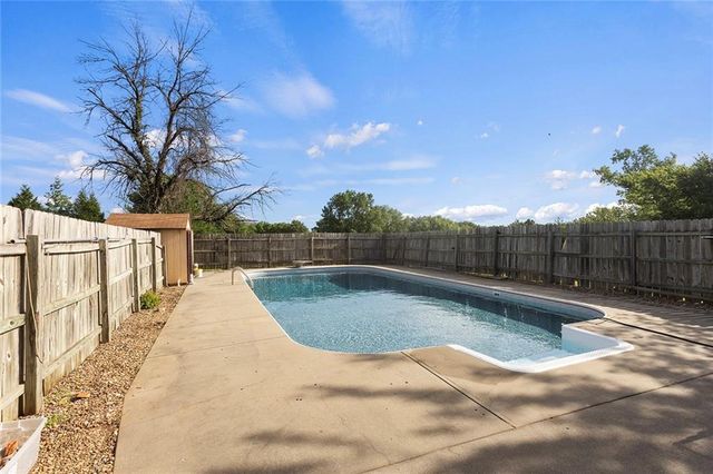 16008 NE 176th Street, Holt, MO 64048