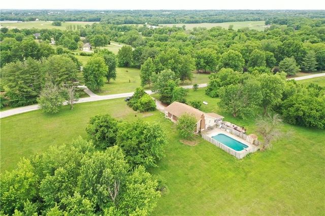 16008 NE 176th Street, Holt, MO 64048