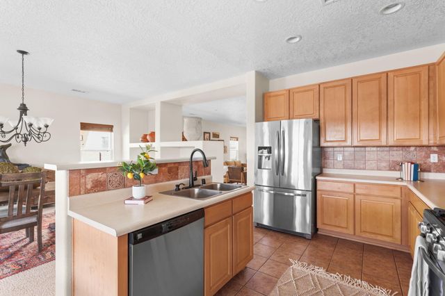 6530 Shiprock Drive NE, Rio Rancho, NM 87144