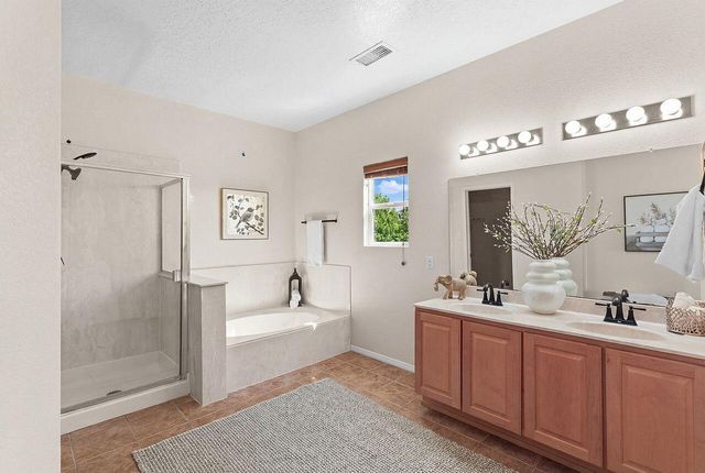 6530 Shiprock Drive NE, Rio Rancho, NM 87144