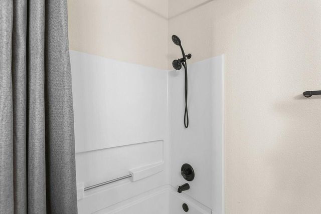 6530 Shiprock Drive NE, Rio Rancho, NM 87144