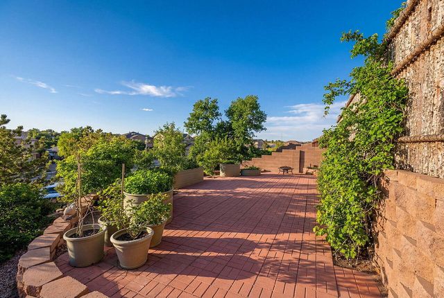 6530 Shiprock Drive NE, Rio Rancho, NM 87144