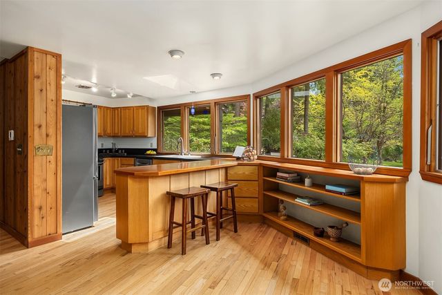 21833 103rd Avenue SW, Vashon, WA 98070
