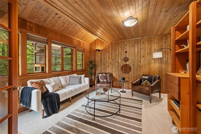 21833 103rd Avenue SW, Vashon, WA 98070