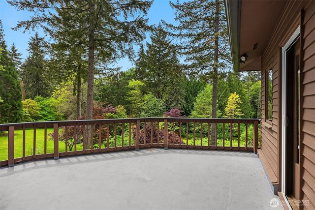 21833 103rd Avenue SW, Vashon, WA 98070