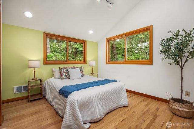 21833 103rd Avenue SW, Vashon, WA 98070