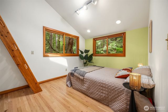 21833 103rd Avenue SW, Vashon, WA 98070