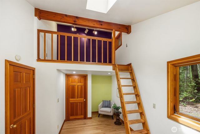 21833 103rd Avenue SW, Vashon, WA 98070