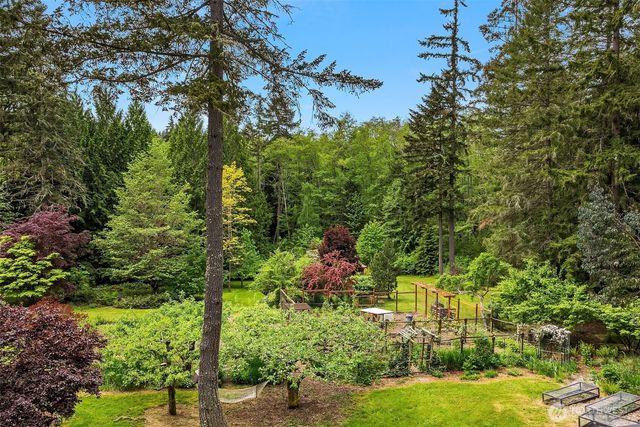 21833 103rd Avenue SW, Vashon, WA 98070