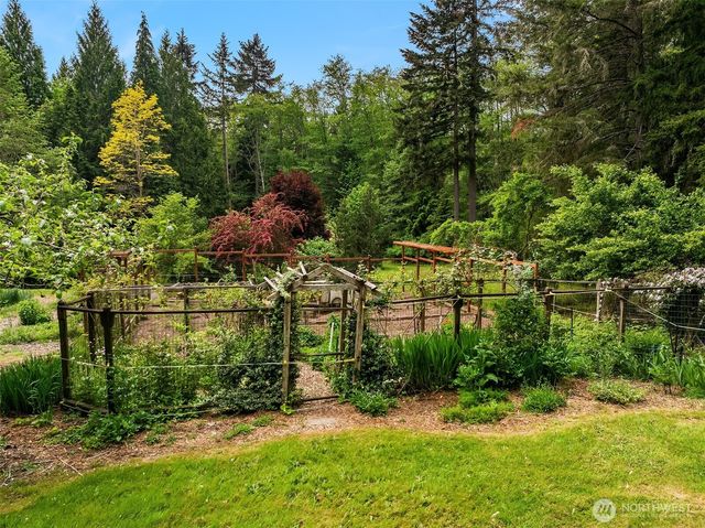 21833 103rd Avenue SW, Vashon, WA 98070