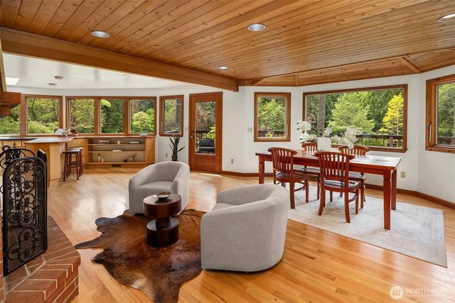 21833 103rd Avenue SW, Vashon, WA 98070