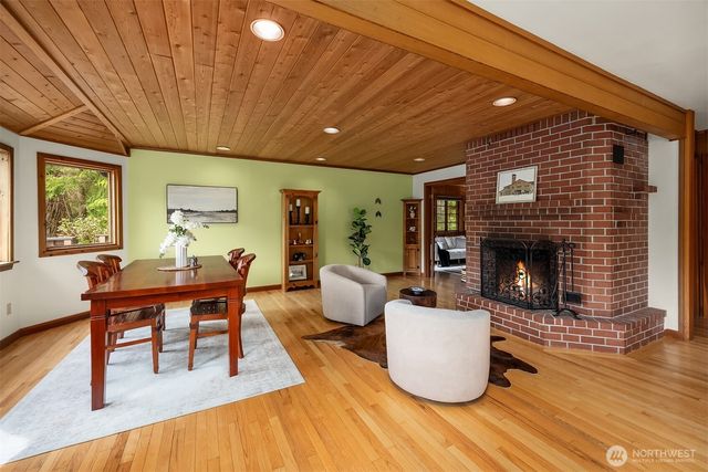 21833 103rd Avenue SW, Vashon, WA 98070