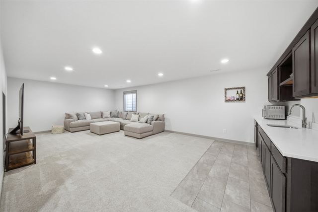 16696 Wilden Drive, Clive, IA 50325