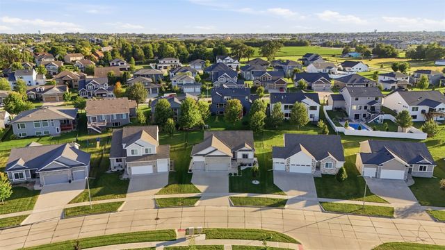 16696 Wilden Drive, Clive, IA 50325