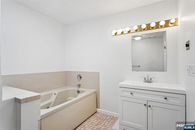 304 Heights Drive 3, Haledon, NJ 07508