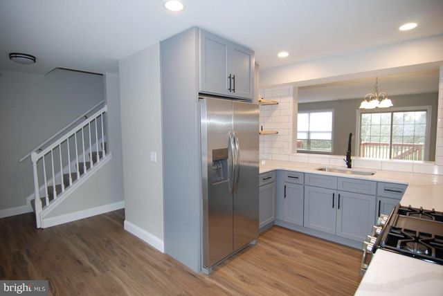 236 COBBLESTONE LN, Lancaster, PA 17601