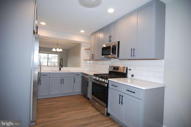 236 COBBLESTONE LN, Lancaster, PA 17601