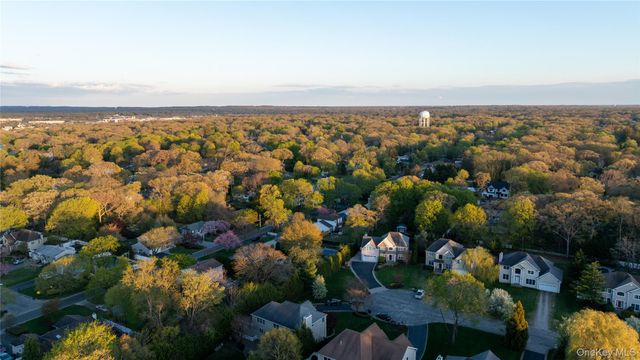 198 Woodlawn Avenue, Saint James, NY 11780